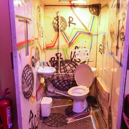 Klondike Hostel *