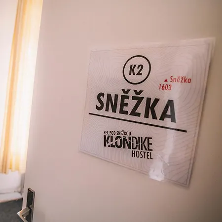 Klondike Хостел *